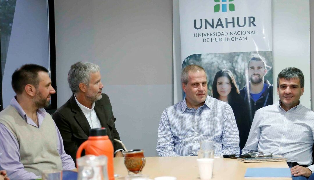 Convenio entre la UNAHUR, la FADU y el Municipio