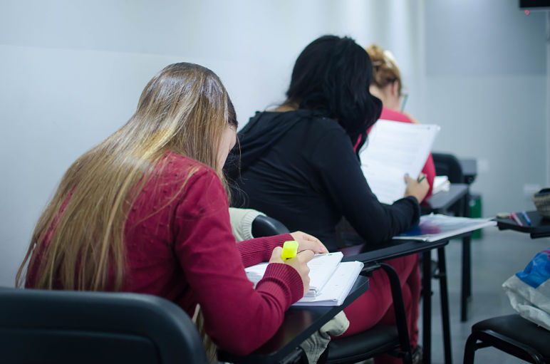 Exámenes lunes 18 de diciembre