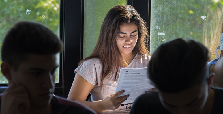 Se abre la inscripción a becas de apuntes y elementos de estudio