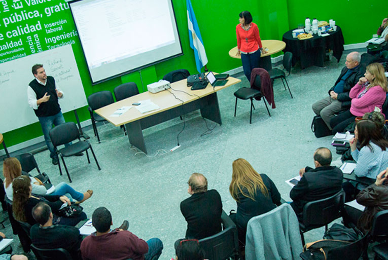 Encuentro de formación de directivos de escuelas secundarias de Hurlingham