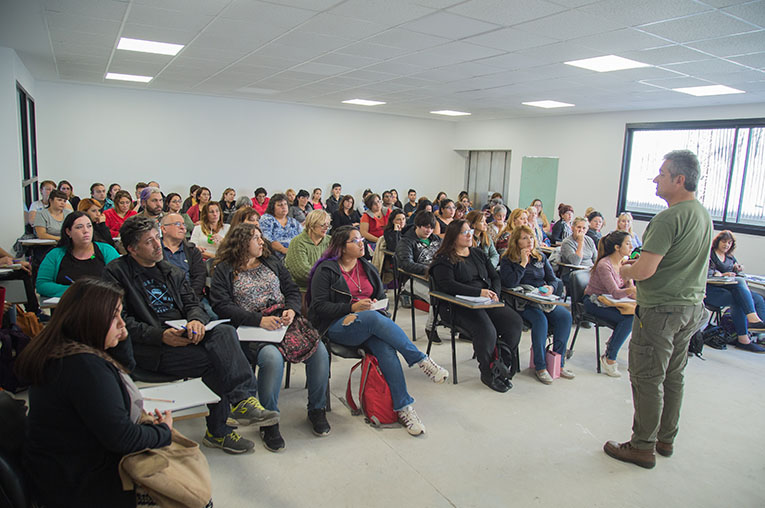 Empezó el curso oficial de manipulación de alimentos