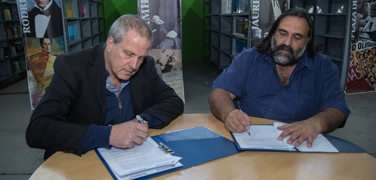 Firma de convenio con SUTEBA