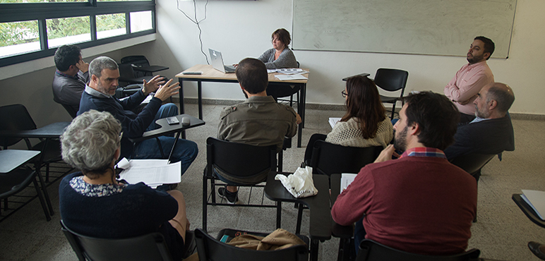 Primera reunión de la Comisión de Biblioteca