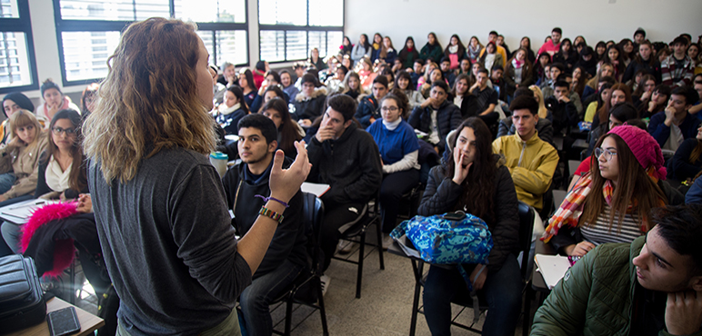 Segunda jornada de capacitación en el modelo Naciones Unidas con escuelas secundarias