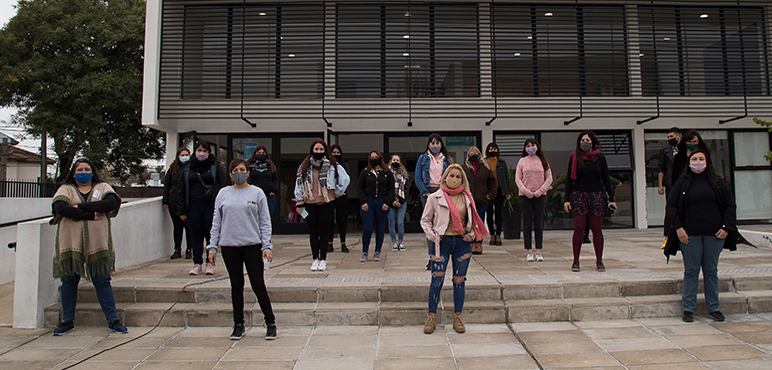 Se realizó una taller con becarias en la Universidad