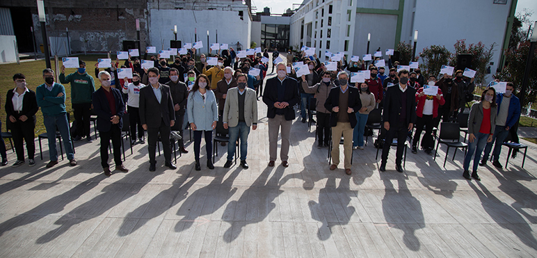 Se entregaron certificados a estudiantes que percibirán la beca «Manuel Belgrano»