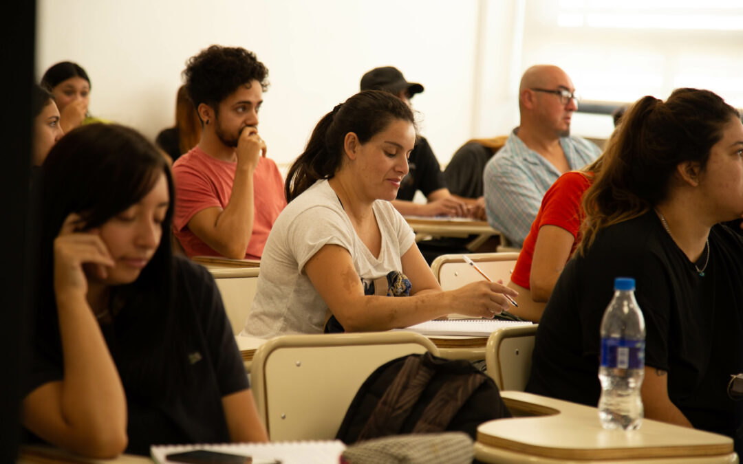 Escuela Secundaria para Personas Jóvenes y Adultas