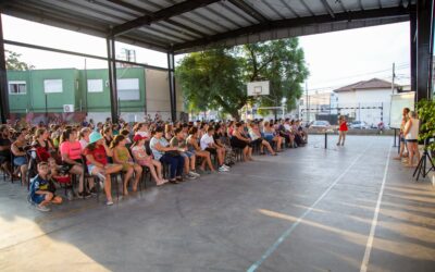 Segunda reunión de padres y madres de estudiantes de la Escuela Universitaria de Inglés