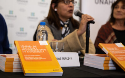 Se presentó el libro Manual de Técnicas y Procedimientos de la Enfermería de Libros UNAHUR