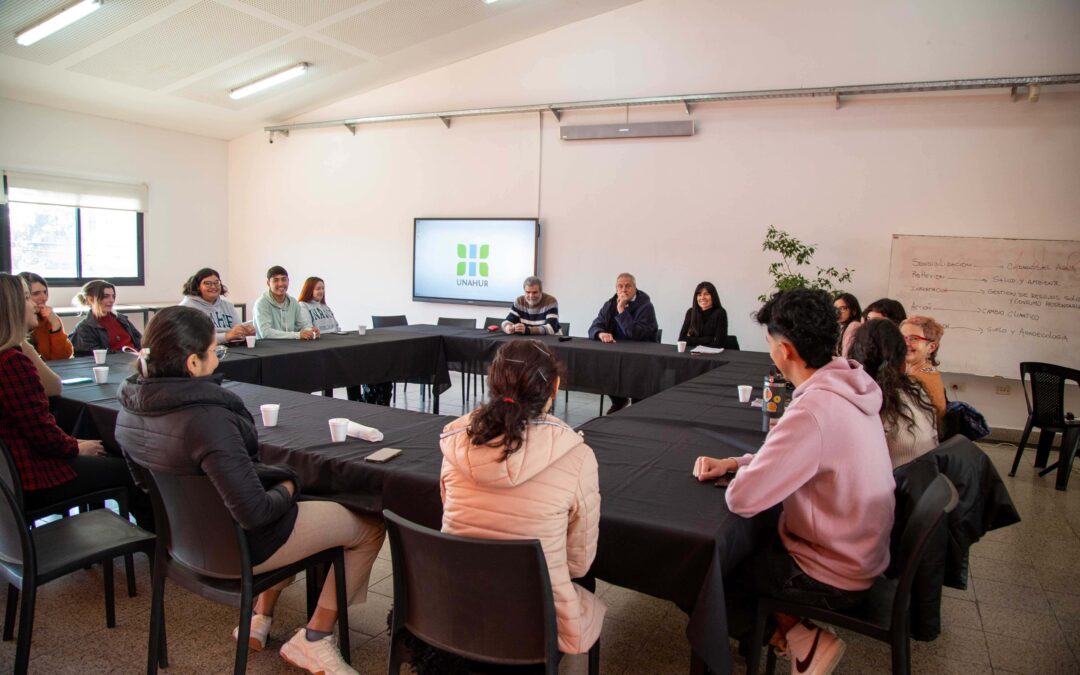 Perczyk se reunió con estudiantes de intercambio